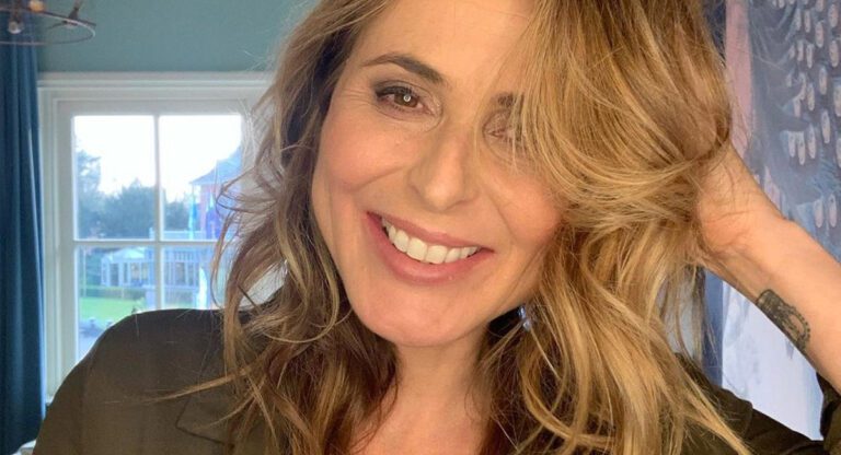 Heleen van Royen wenst iedereen een vrolijk paasweekend met pikante foto