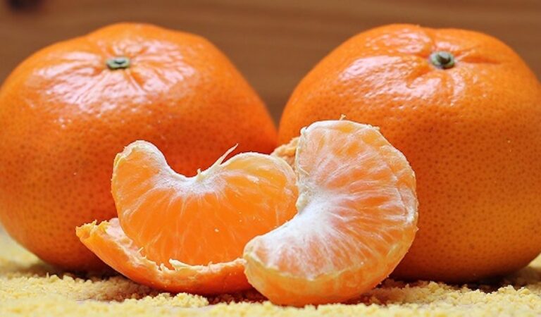 Artsen waarschuwen: zorg dat je deze typische fout bij het pellen van mandarijnen niet maakt.
